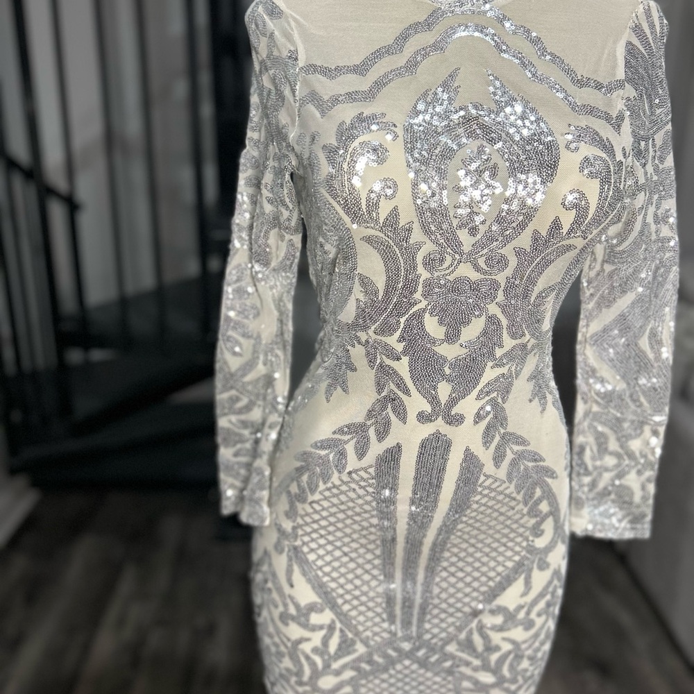 NEW! Jessica Hayes Luxe Silver Sequin Dress - Picture 11 of 11